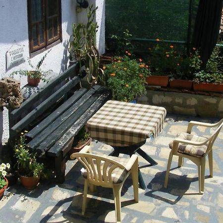 Authentic Guest Stay In The Heart Of Veliko Tarnovo Студио С Изглед Към Царевец Kültér fotó