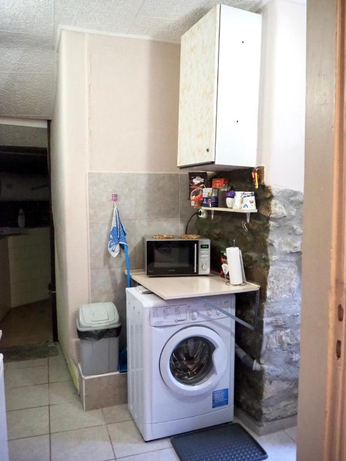 Authentic Guest Stay In The Heart Of Veliko Tarnovo Студио С Изглед Към Царевец Kültér fotó