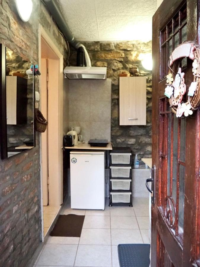 Authentic Guest Stay In The Heart Of Veliko Tarnovo Студио С Изглед Към Царевец Kültér fotó
