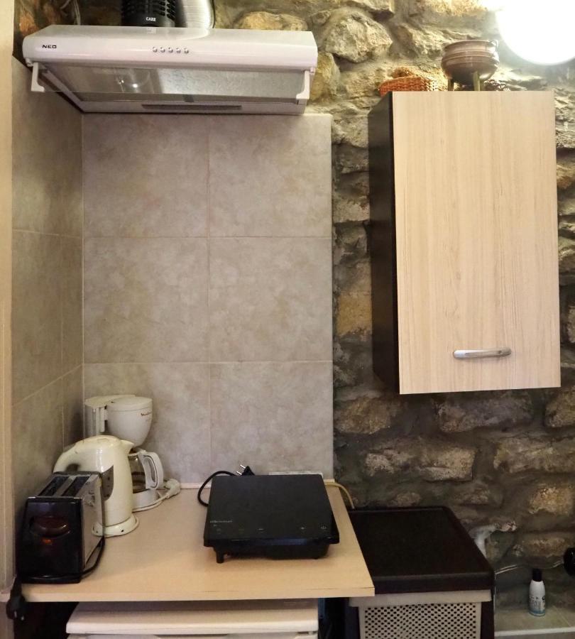 Authentic Guest Stay In The Heart Of Veliko Tarnovo Студио С Изглед Към Царевец Kültér fotó