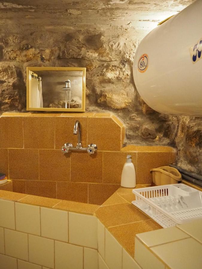 Authentic Guest Stay In The Heart Of Veliko Tarnovo Студио С Изглед Към Царевец Kültér fotó