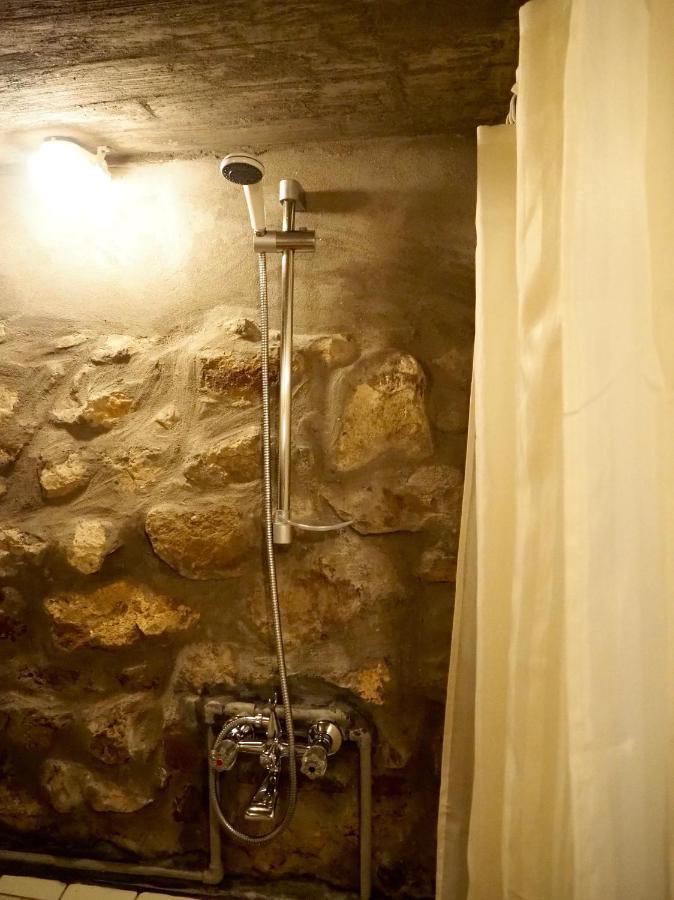 Authentic Guest Stay In The Heart Of Veliko Tarnovo Студио С Изглед Към Царевец Kültér fotó