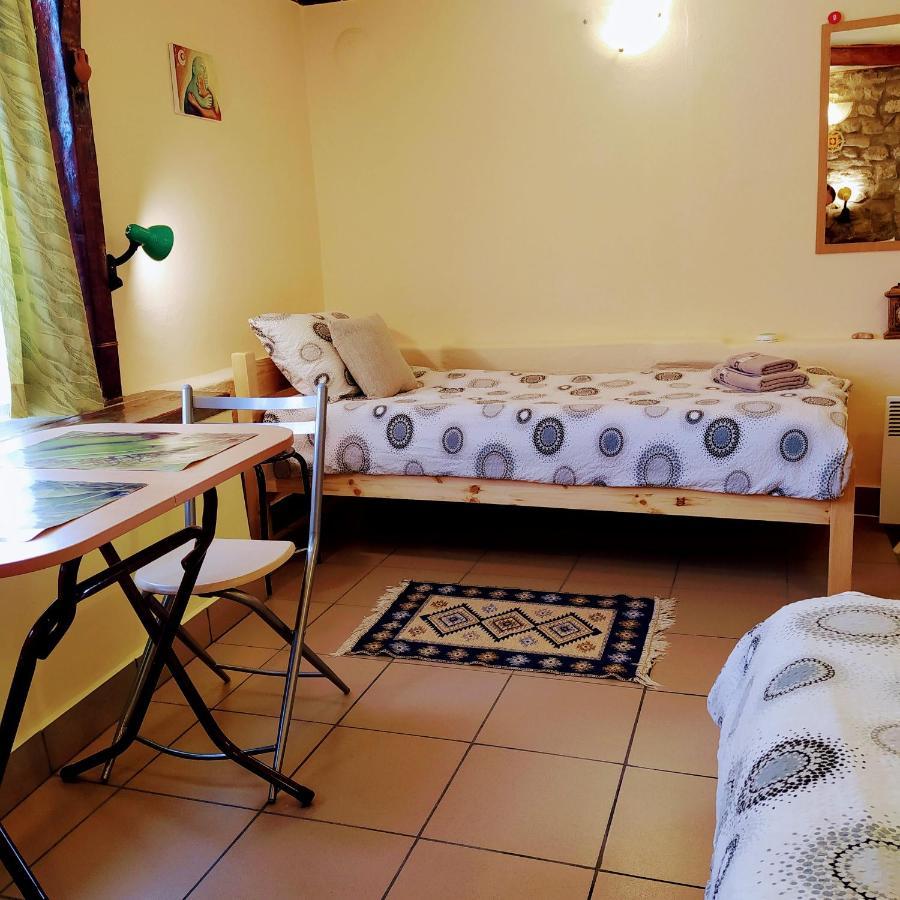 Authentic Guest Stay In The Heart Of Veliko Tarnovo Студио С Изглед Към Царевец Kültér fotó