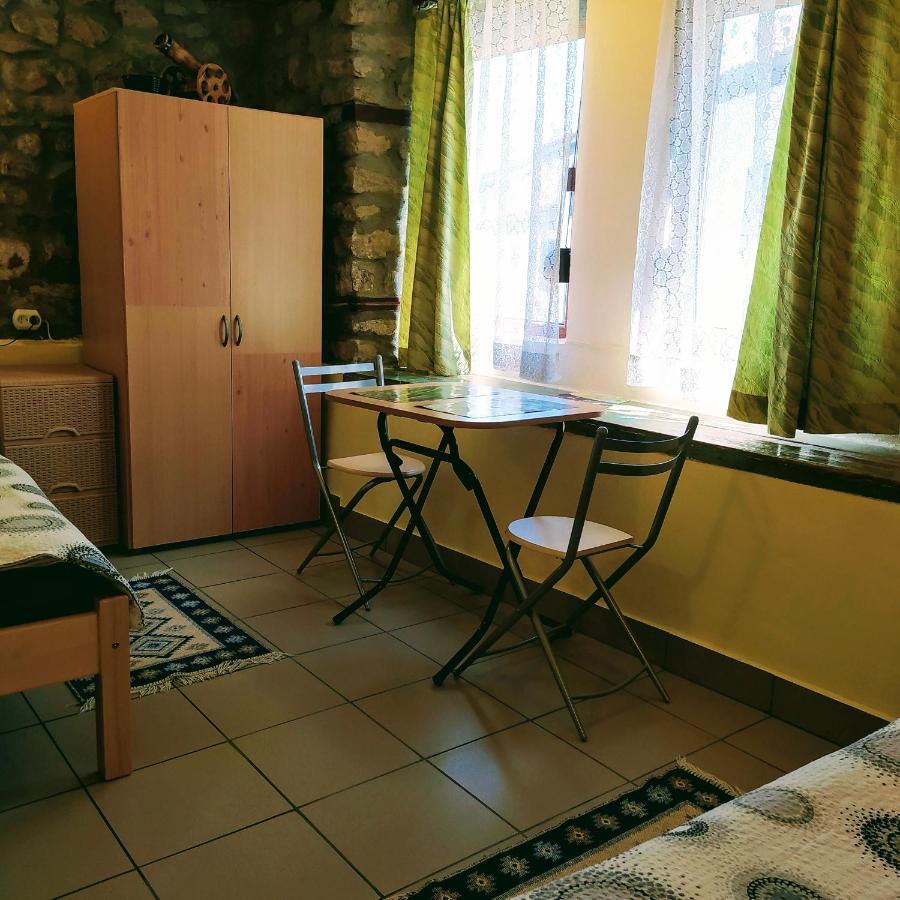 Authentic Guest Stay In The Heart Of Veliko Tarnovo Студио С Изглед Към Царевец Kültér fotó